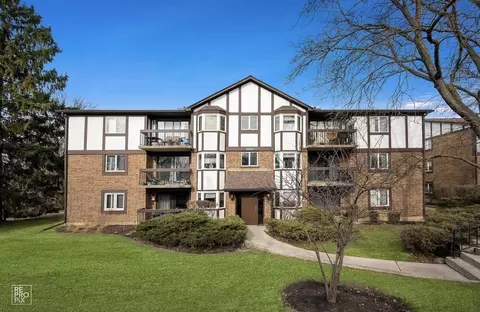 6820 Joliet Rd #11, Indian Head Park, IL 60525