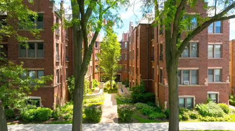 6751 N Artesian Ave #1C, Chicago, IL 60645