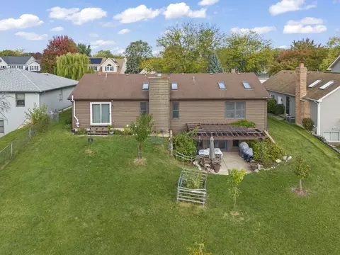 View/Area - 1965 Royal Blvd, Elgin, IL 60123 photo 2 of 9
