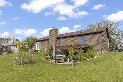 Exterior - 1965 Royal Blvd, Elgin, IL 60123 photo 7 of 10