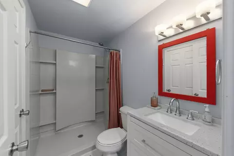 Bath - 1965 Royal Blvd, Elgin, IL 60123 photo 4 of 4
