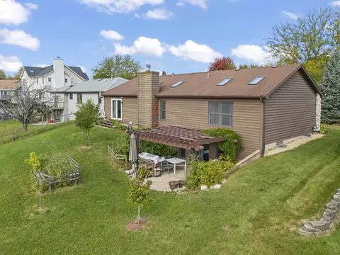 Exterior - 1965 Royal Blvd, Elgin, IL 60123 photo 9 of 10