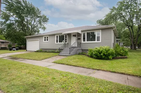 17903 Park Ave, Lansing, IL 60438