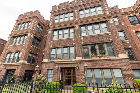 560 W Roscoe St #3E, Chicago, IL 60657