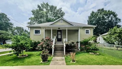 410 E 4th St, West Frankfort, IL 62896