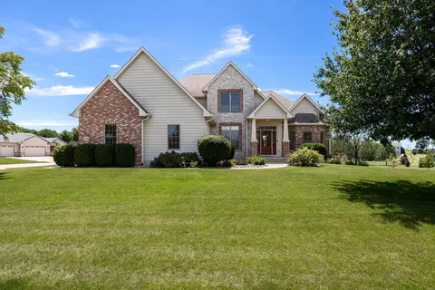 Exterior - 2199 E Lomar St, Eldridge, IA 52748 photo 11 of 13