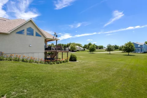 Exterior - 2199 E Lomar St, Eldridge, IA 52748 photo 2 of 13