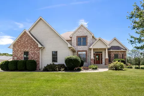 2199 E Lomar St, Eldridge, IA 52748