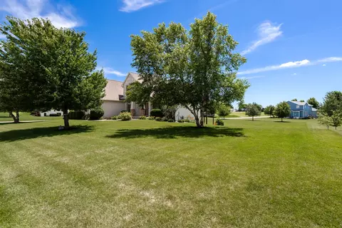 Exterior - 2199 E Lomar St, Eldridge, IA 52748 photo 8 of 13