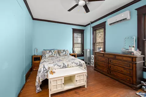 Bedroom - 1004 13th Ave, Moline, IL 61265 photo 1 of 7