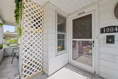 Exterior - 1004 13th Ave, Moline, IL 61265 photo 1 of 8