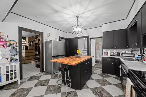 Kitchen - 1004 13th Ave, Moline, IL 61265 photo 4 of 5