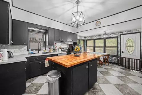 Kitchen - 1004 13th Ave, Moline, IL 61265 photo 2 of 5