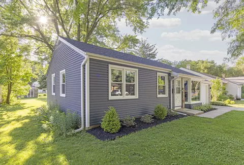 Exterior - 610 S 2nd St, West Dundee, IL 60118 photo 11 of 11