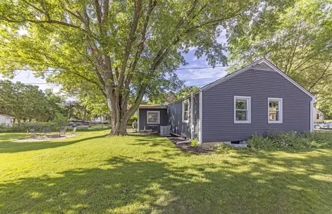 Exterior - 610 S 2nd St, West Dundee, IL 60118 photo 4 of 11