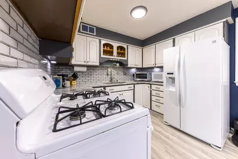 Kitchen - 610 S 2nd St, West Dundee, IL 60118 photo 3 of 4