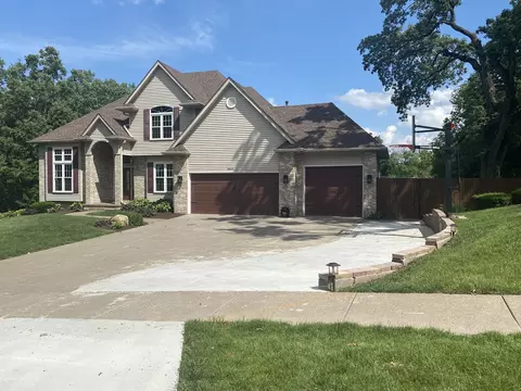 6809 Ridges Ct, Bettendorf, IA 52722