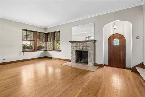 Living - 461 Uvedale Rd, Riverside, IL 60546 photo 2 of 6