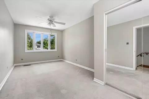 Bedroom - 461 Uvedale Rd, Riverside, IL 60546 photo 1 of 6