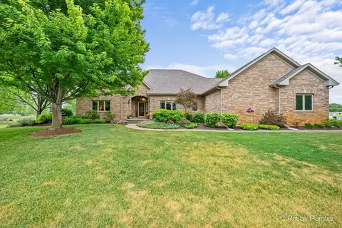 8316 Eagle Rdg, Spring Grove, IL 60081