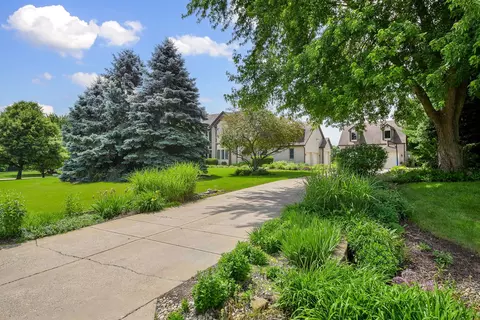 41 W165 Dillonfield Dr, Elburn, IL 60119