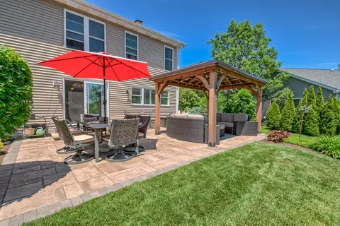 Exterior - 1337 Saddlebrook Rd, Bartlett, IL 60103 photo 8 of 14