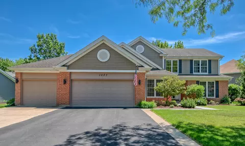 1337 Saddlebrook Rd, Bartlett, IL 60103
