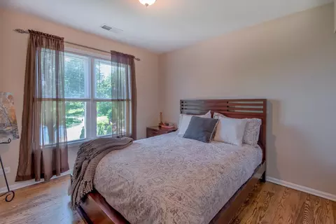 Bedroom - 1337 Saddlebrook Rd, Bartlett, IL 60103 photo 2 of 3