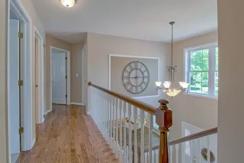 Entry Way - 1337 Saddlebrook Rd, Bartlett, IL 60103 photo 4 of 5