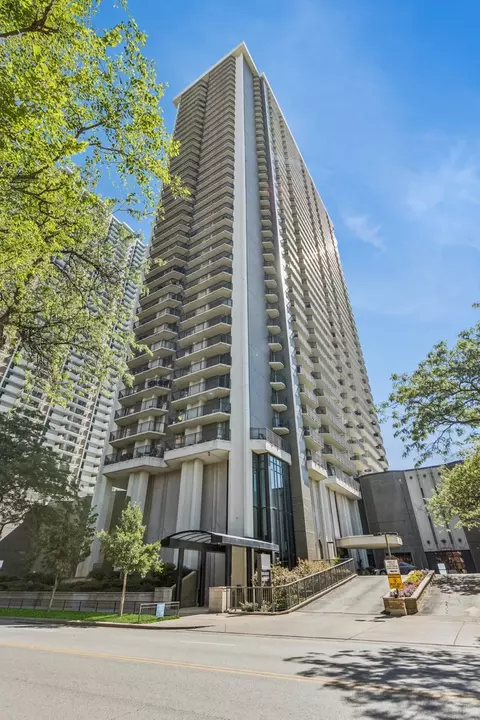 6007 N Sheridan Rd #9E, Chicago, IL 60660