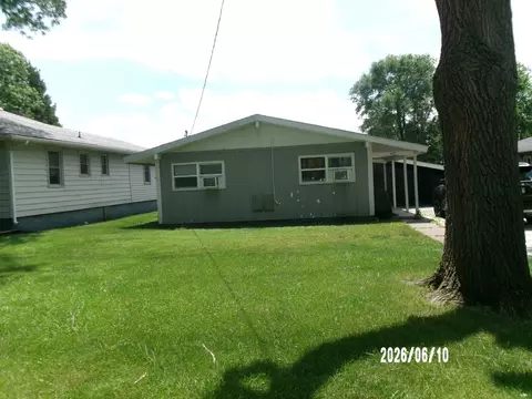 423 W Chestnut St, Hoopeston, IL 60942