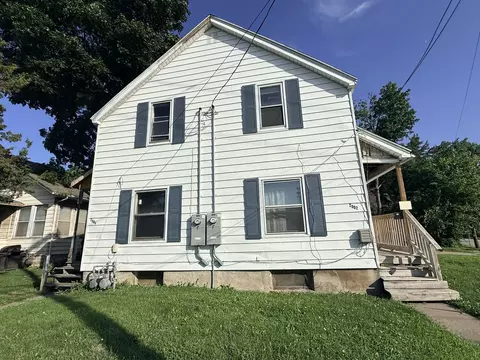 2802 Rockingham Rd, Davenport, IA 52802