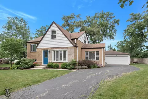 589 Inverness Rd, Lisle, IL 60532