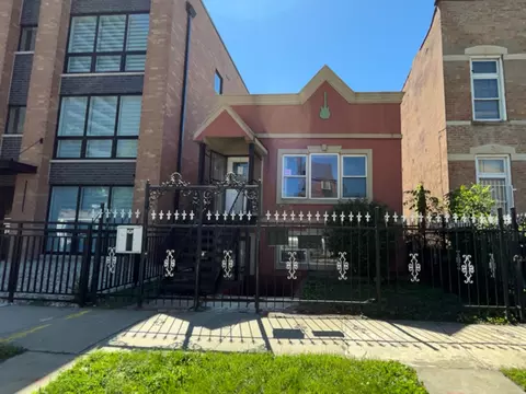 3736 S Calumet Ave, Chicago, IL 60653