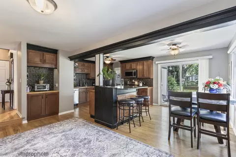 Kitchen - 2634 Smith St, Rolling Meadows, IL 60008 photo 1 of 4