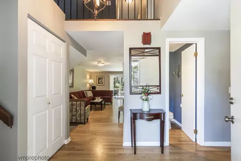 Entry Way - 2634 Smith St, Rolling Meadows, IL 60008 photo 1 of 3