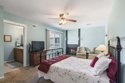 Bedroom - 2634 Smith St, Rolling Meadows, IL 60008 photo 1 of 4