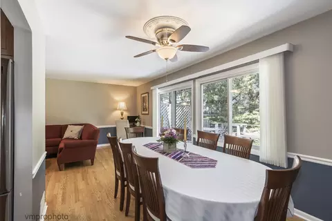 Dining - 2634 Smith St, Rolling Meadows, IL 60008 photo 3 of 3