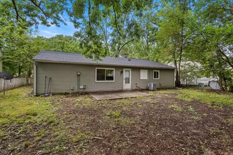 Exterior - 3204 Sylvan Dr, Champaign, IL 61821 photo 5 of 7