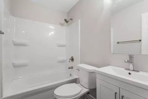 Bath - 3204 Sylvan Dr, Champaign, IL 61821 photo 1 of 1