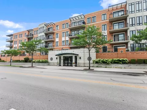 135 S York St #214, Elmhurst, IL 60126