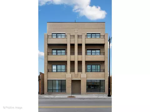 5340 N Lincoln Ave #201, Chicago, IL 60625