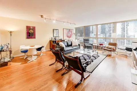 Living - 360 E Randolph St #1007, Chicago, IL 60601 photo 2 of 4