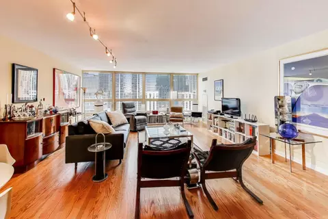 Living - 360 E Randolph St #1007, Chicago, IL 60601 photo 3 of 4