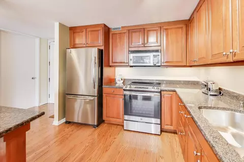 Kitchen - 360 E Randolph St #1007, Chicago, IL 60601 photo 2 of 2