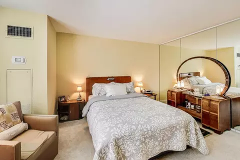 Bedroom - 360 E Randolph St #1007, Chicago, IL 60601 photo 1 of 4