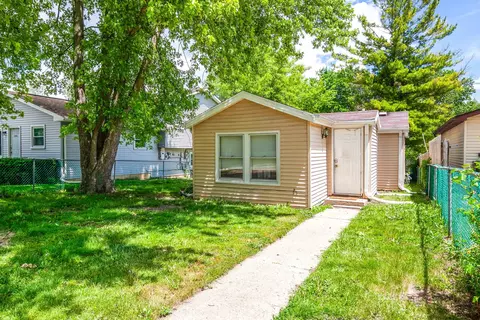 1809 Galilee Ave, Zion, IL 60099