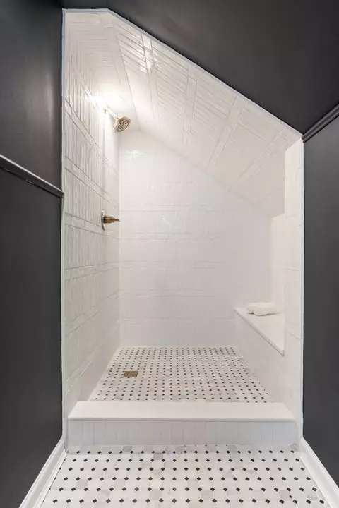 Bath - Undisclosed, Chicago, IL 60641 photo 3 of 3