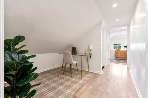 Entry Way - Undisclosed, Chicago, IL 60641 photo 4 of 5