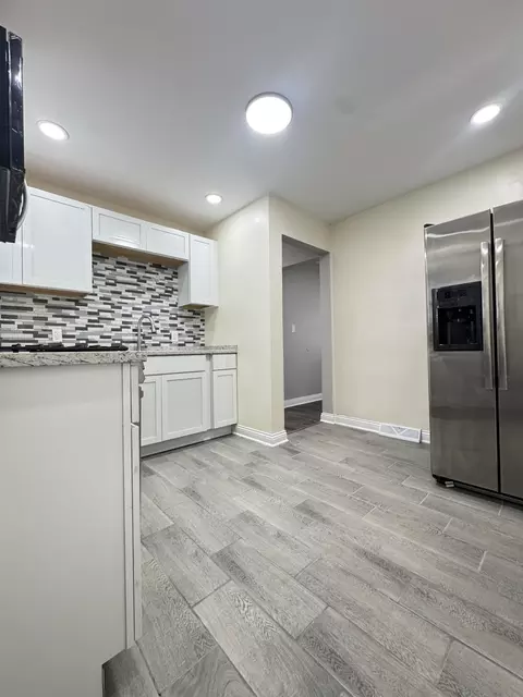 Kitchen - 201 E 140th Pl, Dolton, IL 60419 photo 5 of 5